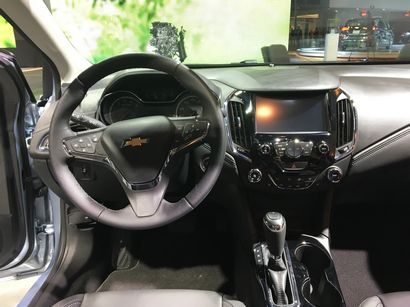 2017 Chevrolet Cruze Diesel steering wheel and instrument panel
