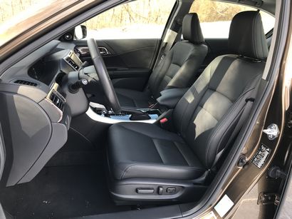 2017 Honda Accord Hybrid front seats