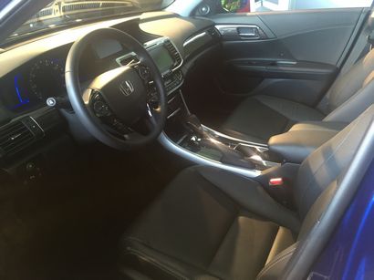 2017 Honda Accord Hybrid interior