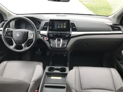 2018 Honda Odyssey Elite dashboard