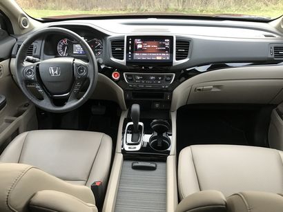 2017 Honda Ridgeline AWD RTL-E dashboard