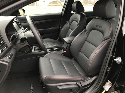 2017 Hyundai Elantra Sport front seats