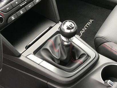 2017 Hyundai Elantra Sport 6-speed manual shifter