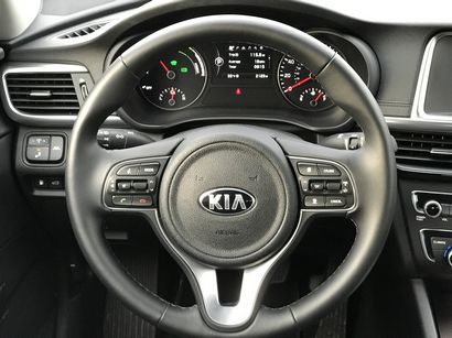 2017 Kia Optima Hybrid EX steering wheel and instrumentation
