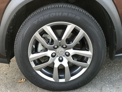 2016 Lexus NX 300h optional 18-inch alloy wheel