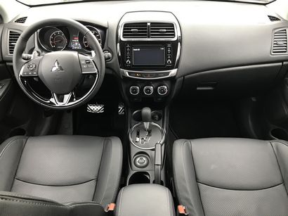 2017 Mitsubishi Outlander Sport dashboard