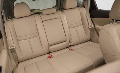 2017 Nissan Rogue Hybrid SL AWD back seat detail