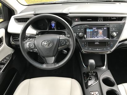2016 Toyota Avalon Hybrid XLE Plus dashboard and center stack detail